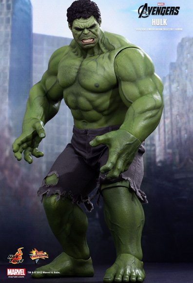 Hulk figure by Kojun & Yulli, produced by Hot Toys. Front view.