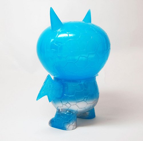 Ice Bat Kaiju - Blue figure by David Horvath, produced by Intheyellow. Side view.
