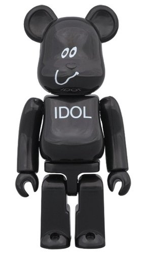 IDOL BE@RBRICK 100％ figure, produced by Medicom Toy. Front view.