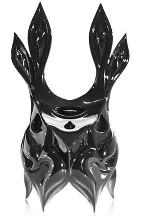 Impundulu figure by Colus Havenga, produced by Mana Studios. Front view.