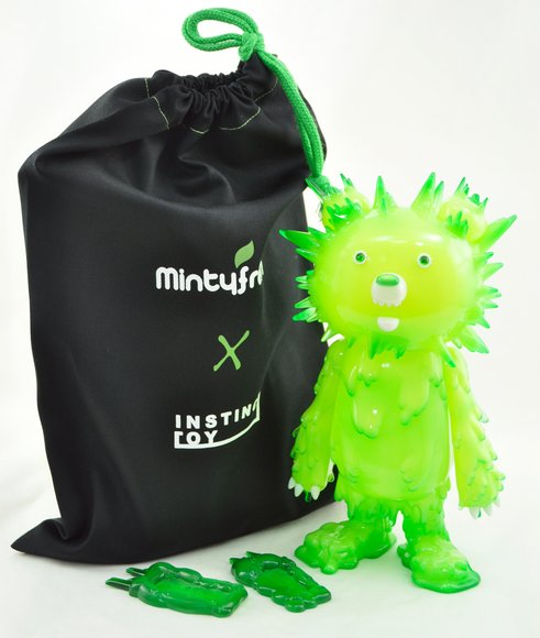 INC Dropleaf GID Mintyfresh figure by Hiroto Ohkubo, produced by Instinctoy. Packaging.
