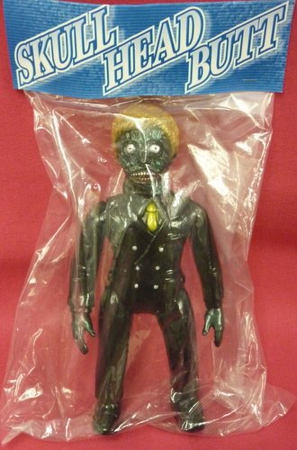 Invader-Z figure by Skull Head Butt, produced by Skull Head Butt. Packaging.