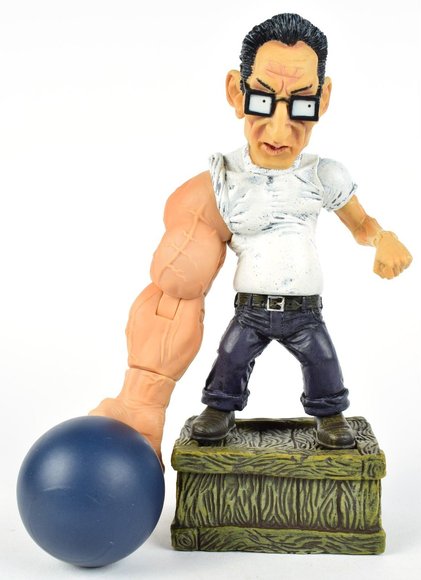 Joey the Ball figure by Eric Powell, produced by Mezco Toyz. Front view.