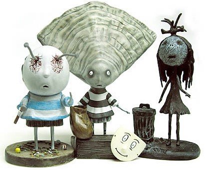 Junk Girl figure by Tim Burton, produced by Dark Horse. Front view.