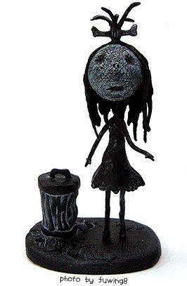 Junk Girl figure by Tim Burton, produced by Dark Horse. Front view.