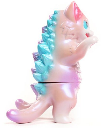 Kaiju Negora (ネゴラ) - Snow Purple figure by Konatsu, produced by Konatsuya. Side view.