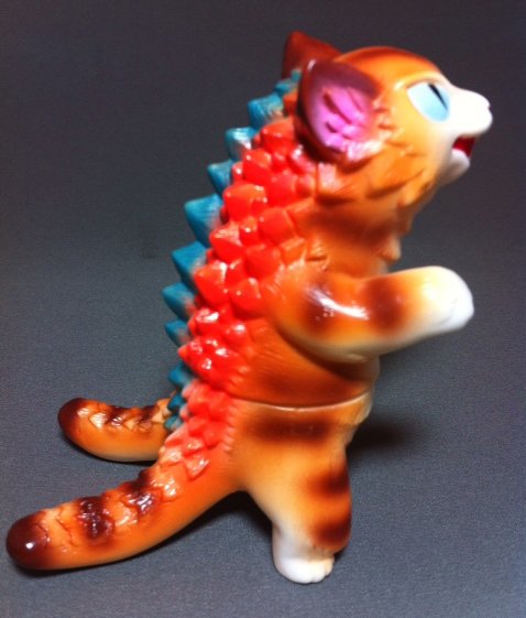 Kaiju Negora with Big Fish figure by Konatsu X Max Toy Co., produced by Max Toy Co.. Side view.