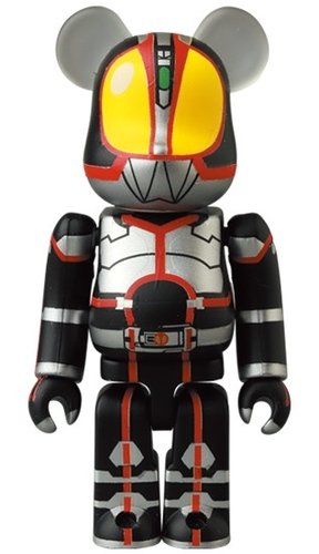 Kamen Rider 555 BE@RBRICK 100% figure, produced by Medicom Toy. Front view.