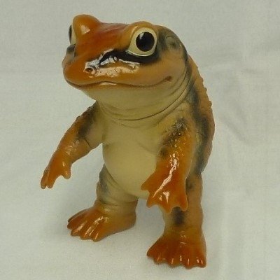 Keronga (ケロンガ) 2. figure by Noriya Takeyama, produced by Takepico. Front view.