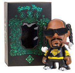 Kidrobot Snoop Dogg 4/20 7 Vinyl Figure figure by Snoop Dogg, produced by Kidrobot. Packaging.
