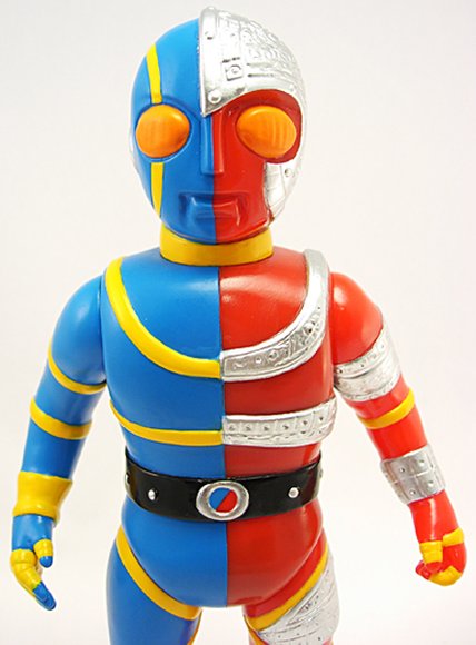 Kikaida/ Kikaider 01 (キカイダー01) figure by Mark Nagata, produced by Max Toy Co.. Detail view.