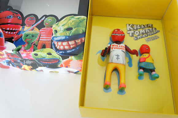 Killer Tomato figure by Yukinori Dehara . Packaging.