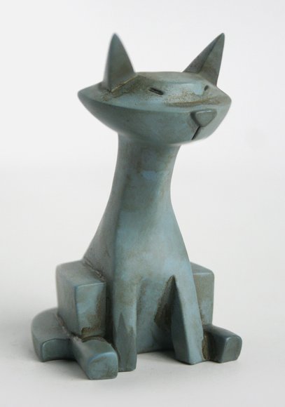 Blue Kitty figure by Ashley Wood, produced by Threea. Front view.