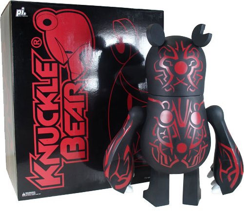 18 Red Crest Knuckle Bear - Diamond Previews Exclusive figure by Touma, produced by Play Imaginative. Back view.