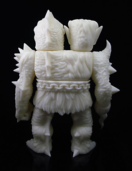 Krawluss, the 2-headed creature of doom figure by Lash X Skinner, produced by Mutant Vinyl Hardcore. Back view.