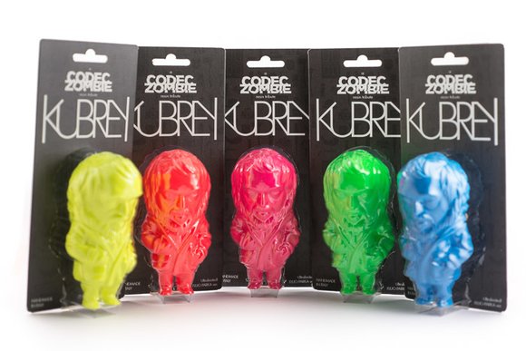 KUBREY, a resin tribute. FLUO figure by Codec Zombie (Alessandro Randi), produced by Codeczombie. Packaging.