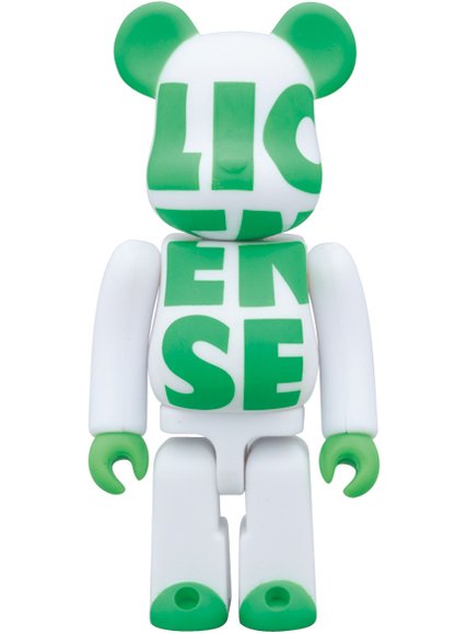 License Be@rbrick 100% figure by Yoshimoto Kogyo, produced by Medicom Toy. Front view.
