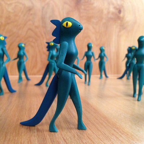Lady Lizards (Lizzies) figure by Peter Kato. Side view.