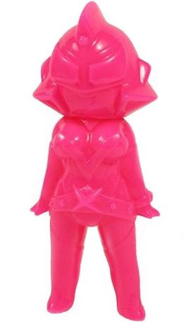 Hot Pink Lady Maxx figure by Yoshihiko Makino (Tttoy), produced by Max Toy Co.. Front view.