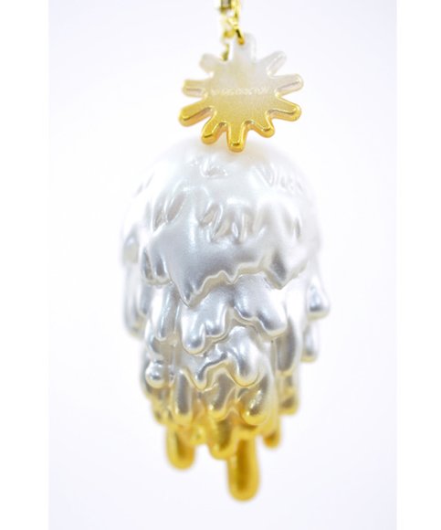 Liquid Rich White 2013 X-Mas Edition figure by Hiroto Ohkubo, produced by Instinctoy. Back view.
