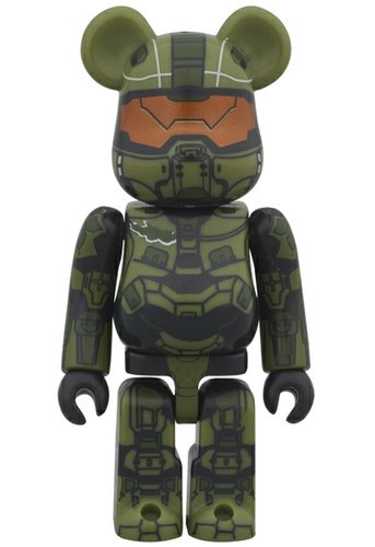 Master Chief - Hero Be@rbrick Series 28 figure, produced by Medicom Toy. Front view.