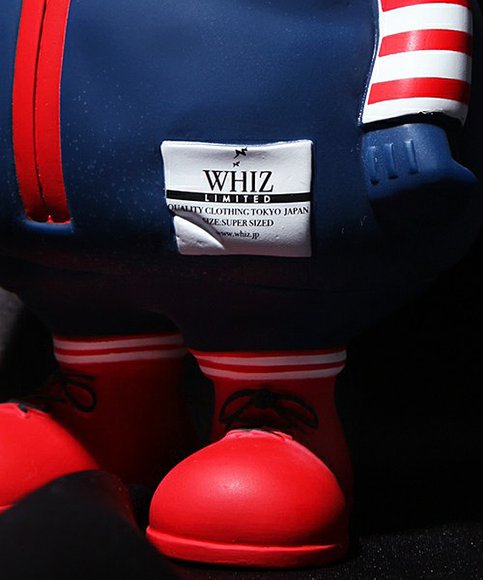 MC Supersized - Ron English x Whiz x Secret Base figure by Ron English, produced by Secret Base. Detail view.