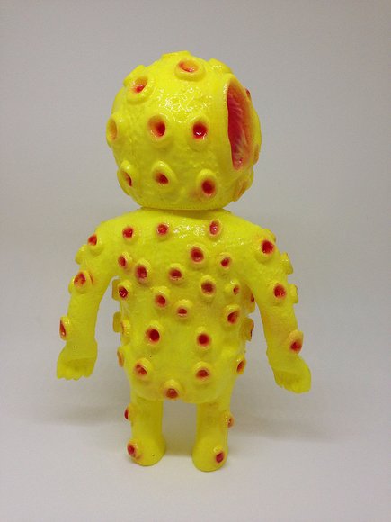MCOOZE figure by Blurble, produced by Blurbleone. Back view.