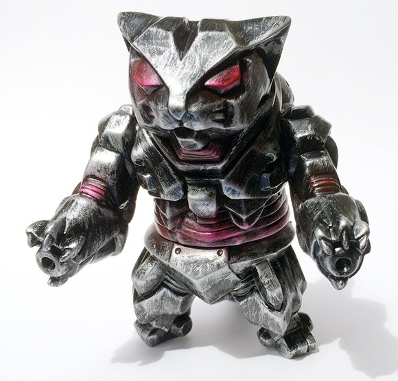 Mecha Nekoron MK3 figure by Mark Nagata, produced by Max Toy Co.. Front view.