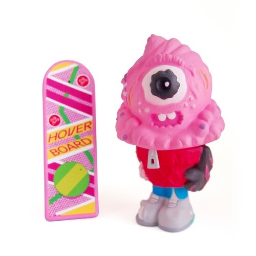 Melty McFly figure by Dolly Oblong, produced by Buff Monster. Front view.