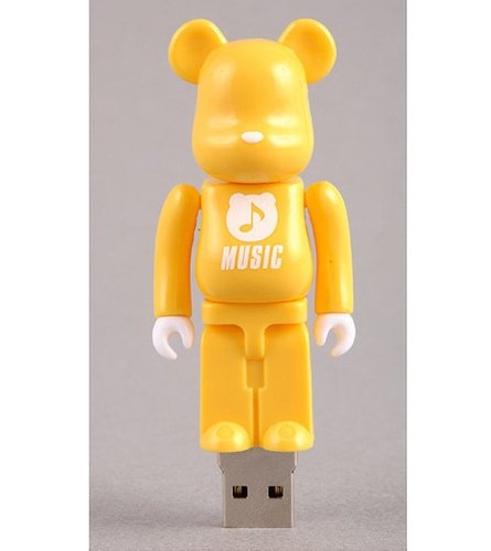 Memory Be@brick (Yello Music ver.) figure by Medicom Toy, produced by Vertex Link. Front view.