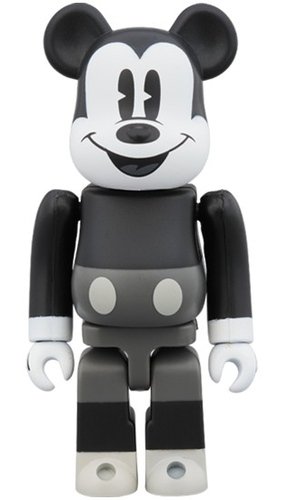 MICKEY MOUSE B&W Ver. BE@RBRICK 100% figure, produced by Medicom Toy. Front view.