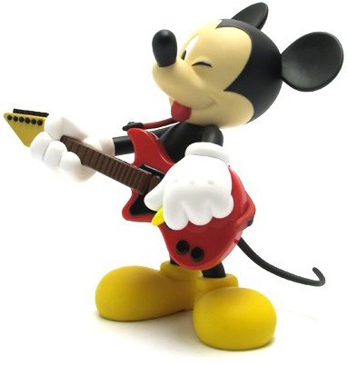Mickey Mouse - Grunge Rock Ver., VCD No.186 figure by Disney, produced by Medicom Toy. Side view.