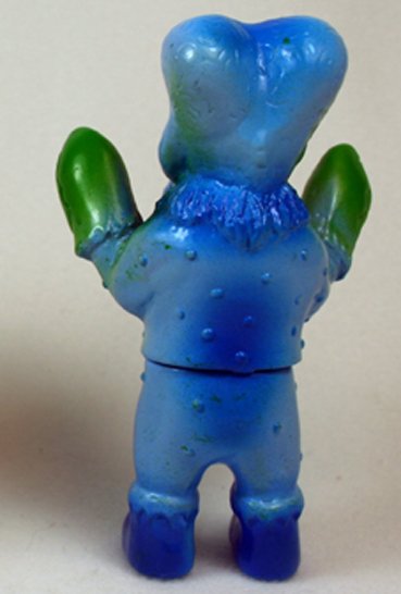 Mini Alien Xam figure by Mark Nagata, produced by Max Toy Co.. Back view.