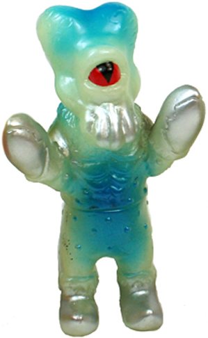 Mini Alien Xam figure by Mark Nagata, produced by Max Toy Co.. Front view.