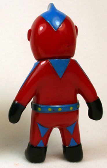 Mini Captain Maxx figure by Mark Nagata, produced by Max Toy Co.. Back view.