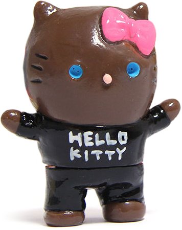 Mini Dehara x Hello Kitty (Sanrio) - Hip Hop figure by Yukinori Dehara. Front view.