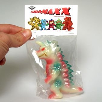 Mini Drazoran - GID figure by Mark Nagata, produced by Max Toy Co.. Packaging.