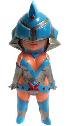 Lady Maxx figure by Yoshihiko Makino (Tttoy), produced by Max Toy Co.. Front view.