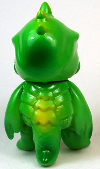 Mini TriPus figure by Mark Nagata, produced by Max Toy Co.. Back view.
