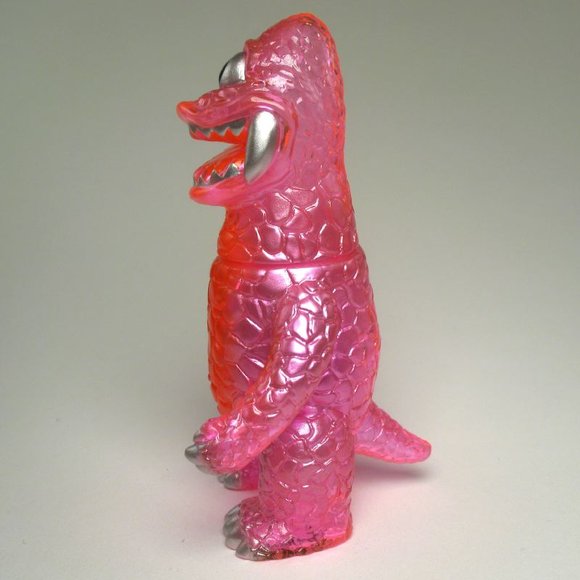 Mini Zagoran - Clear Pink, Metallic Pink figure by Kiyoka Ikeda. Side view.
