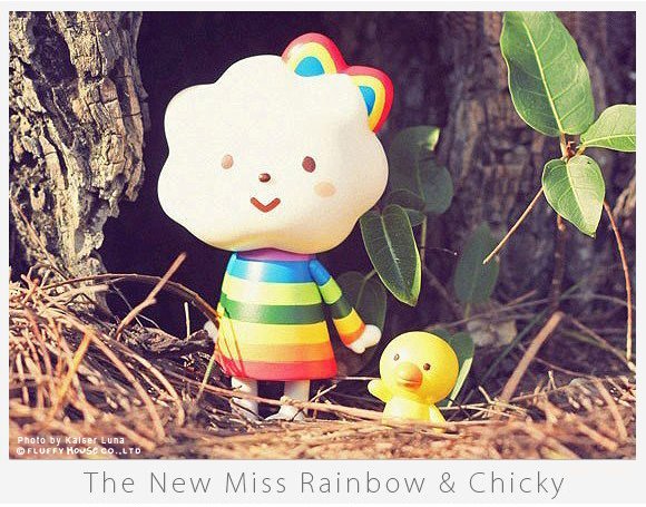 Miss Rainbow & Chicky figure by Lammy, produced by Fluffy House. Front view.