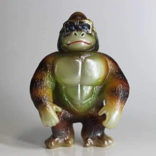 Mount Gorilla - 16th figure by Mount Workshop, produced by One-Up. Front view.