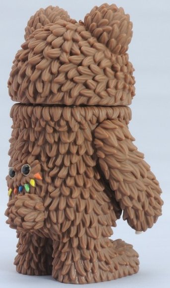 Muckey (ムッキー) - Crazy Chocolate figure by Hiroto Ohkubo, produced by Instinctoy. Back view.