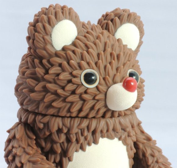 Muckey (ムッキー) - Crazy Chocolate figure by Hiroto Ohkubo, produced by Instinctoy. Detail view.