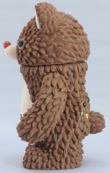 Muckey （ムッキー) - Crazy Chocolate figure by Hiroto Ohkubo, produced by Instinctoy. Side view.
