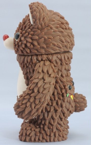Muckey (ムッキー) - Crazy Chocolate figure by Hiroto Ohkubo, produced by Instinctoy. Side view.