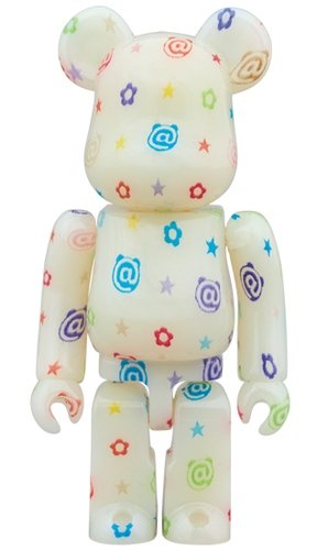 multicolor G.I.D. Ver. BE@RBRICK 100% figure, produced by Medicom Toy. Front view.