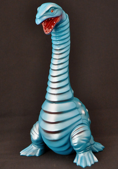 Neclong (ネクロング) - Blue & Silver figure by Hiramoto Kaiju, produced by Cojica Toys. Front view.