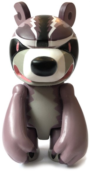 New Jersey - Roqee Racoon figure by Tmboo, produced by Toy2R. Front view.