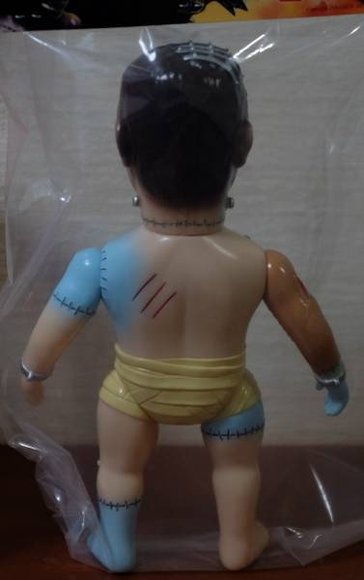 Frankenstein (フランケンシュタイン) figure, produced by Zollmen. Back view.